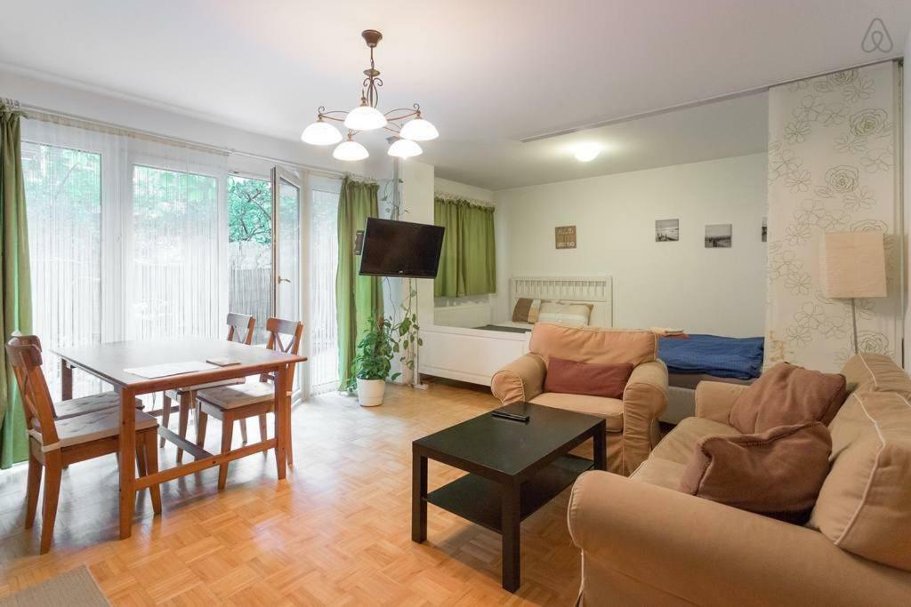 Relaxing Terrace Apartment In Lively Area Vienna Esterno foto
