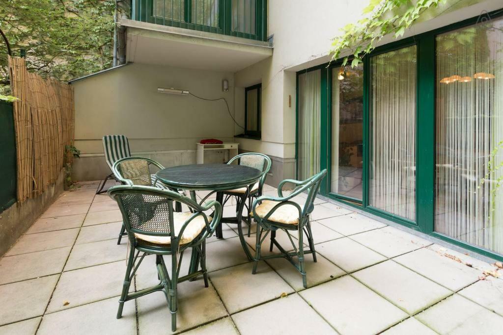 Relaxing Terrace Apartment In Lively Area Vienna Esterno foto