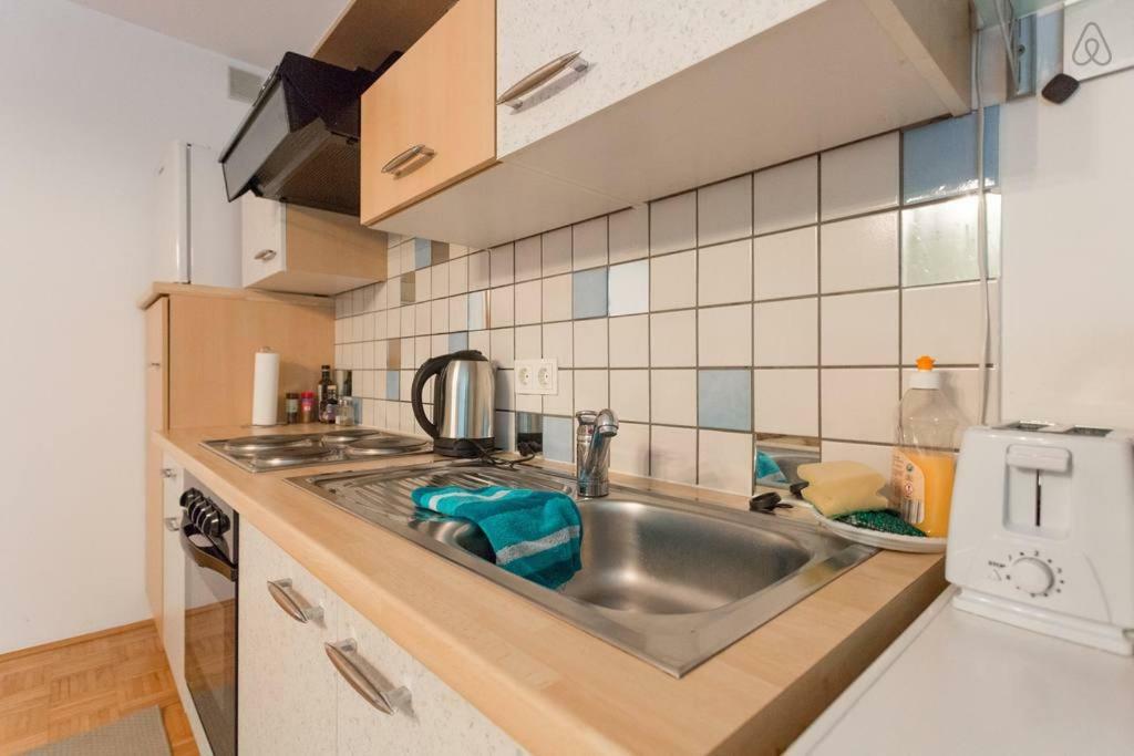 Relaxing Terrace Apartment In Lively Area Vienna Esterno foto