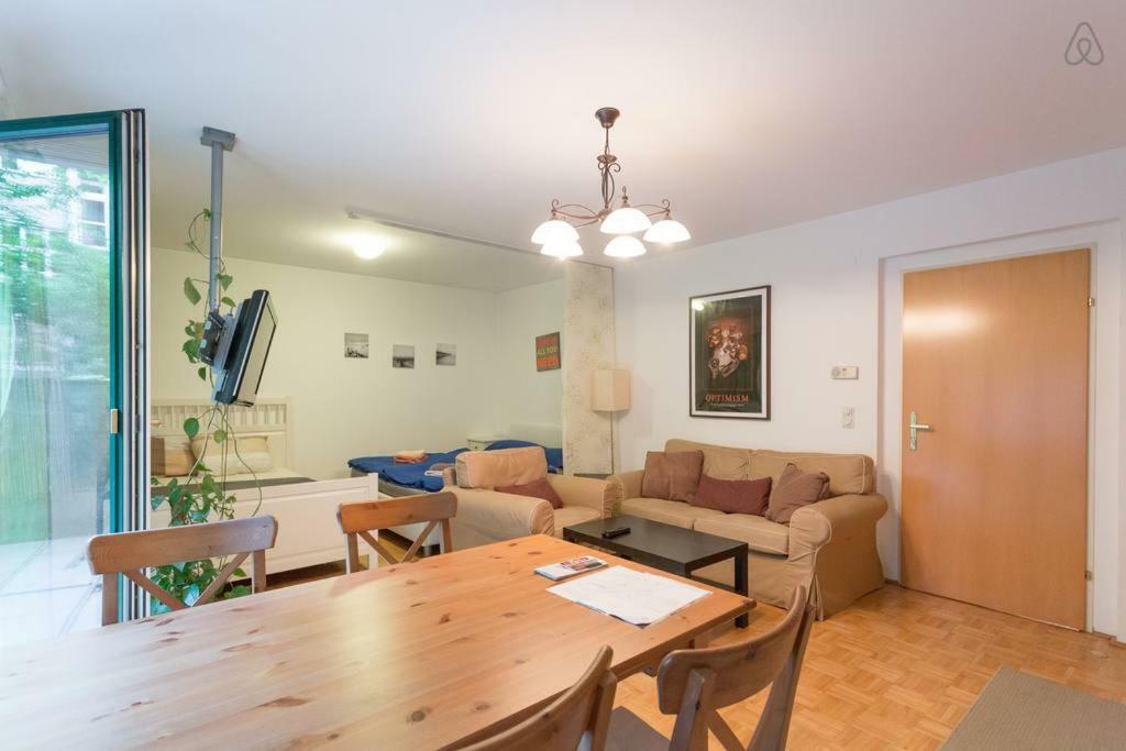 Relaxing Terrace Apartment In Lively Area Vienna Esterno foto