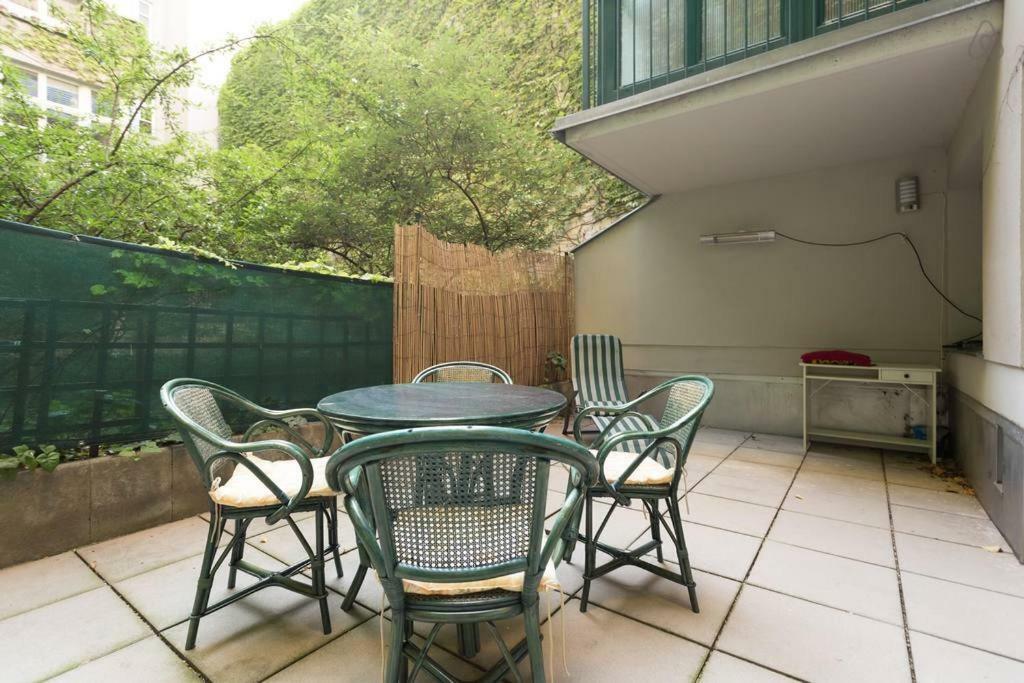 Relaxing Terrace Apartment In Lively Area Vienna Esterno foto